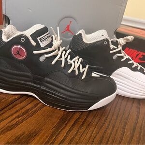 JORDAN JUMPMAN TEAM 1 MENS size 8.5